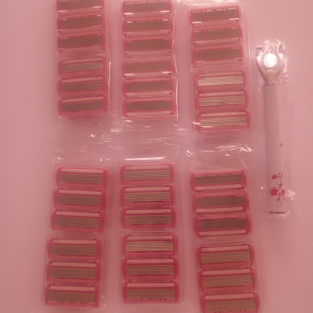 Red Razors With handle - Picture 4 of 5